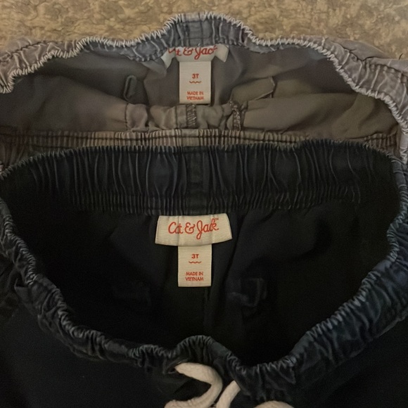 Boys 3T Navy & Grey Cat & Jack shorts - Picture 3 of 4